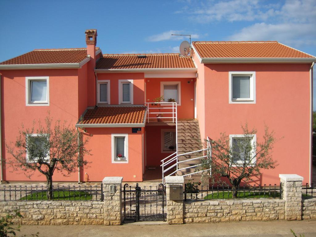 Apartment Domus Lauri Umag Quarto foto